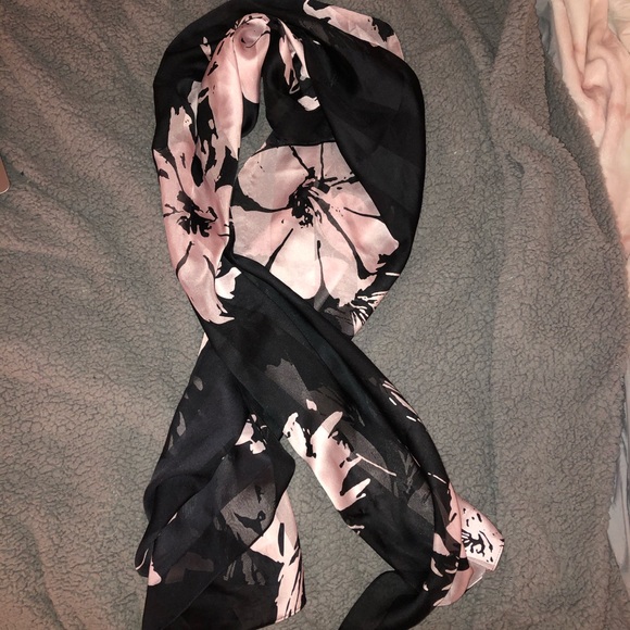 Calvin Klein Accessories - ❤️⤵️💰📦NEW Calvin Klein Sheer Scarf